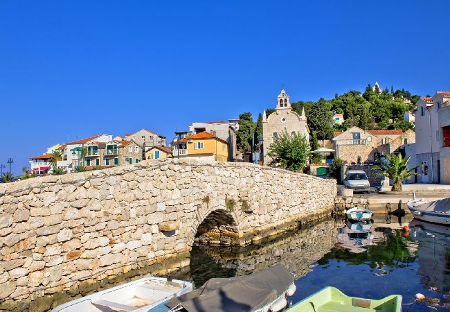 Studio in Tribunj - Studioapartment in Tribunj mit Meerblick, Balkon, Klimaanlage, W-LAN (68-1) Studio in Tribunj - Studioapartment in Tribunj mit Meerblick, Balkon, Klimaanlage, W-LAN (68-1)