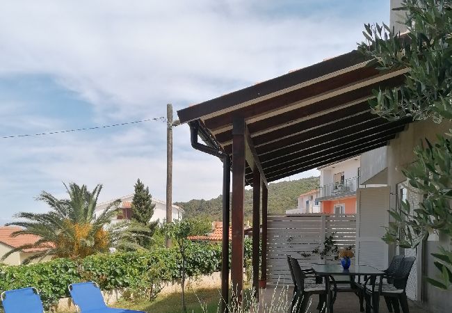 Ferienwohnung in Mali Lošinj - Ferienwohnung in Mali Lošinj mit Balkon, Klimaanlage, W-LAN (72-1) Ferienwohnung in Mali Lošinj - Ferienwohnung in Mali Lošinj mit Balkon, Klimaanlage, W-LAN (72-1)