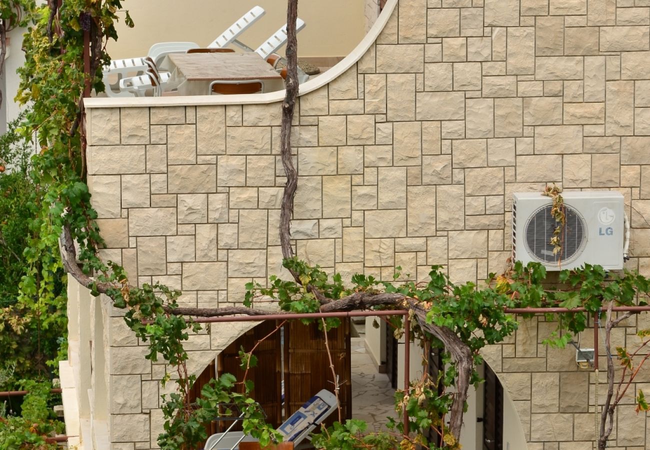 Ferienwohnung in Pisak - Ferienwohnung in Pisak mit Meerblick, Terrasse, Klimaanlage, W-LAN (77-2)