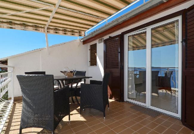 Ferienwohnung in Seget Vranjica - Ferienwohnung in Seget Vranjica mit Meerblick, Balkon, Klimaanlage, W-LAN (91-2) Ferienwohnung in Seget Vranjica - Ferienwohnung in Seget Vranjica mit Meerblick, Balkon, Klimaanlage, W-LAN (91-2)