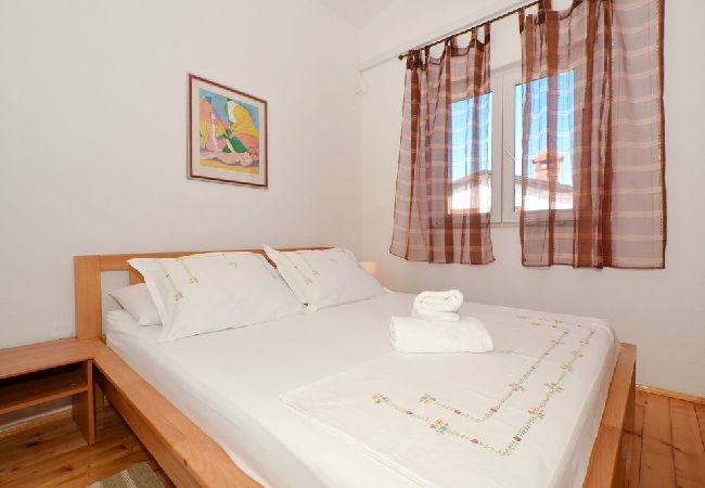 Ferienwohnung in Seget Vranjica - Ferienwohnung in Seget Vranjica mit Meerblick, Balkon, Klimaanlage, W-LAN (91-2) Ferienwohnung in Seget Vranjica - Ferienwohnung in Seget Vranjica mit Meerblick, Balkon, Klimaanlage, W-LAN (91-2)