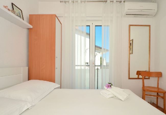 Ferienwohnung in Seget Vranjica - Ferienwohnung in Seget Vranjica mit Meerblick, Balkon, Klimaanlage, W-LAN (91-3) Ferienwohnung in Seget Vranjica - Ferienwohnung in Seget Vranjica mit Meerblick, Balkon, Klimaanlage, W-LAN (91-3)