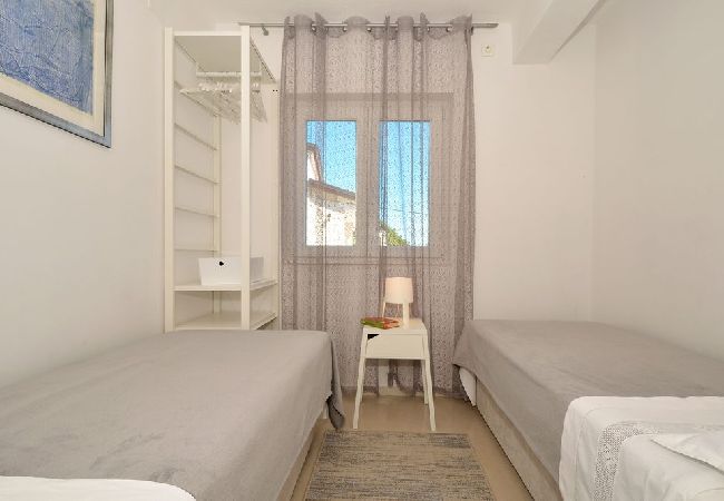 Ferienwohnung in Seget Vranjica - Ferienwohnung in Seget Vranjica mit Meerblick, Balkon, Klimaanlage, W-LAN (91-3) Ferienwohnung in Seget Vranjica - Ferienwohnung in Seget Vranjica mit Meerblick, Balkon, Klimaanlage, W-LAN (91-3)