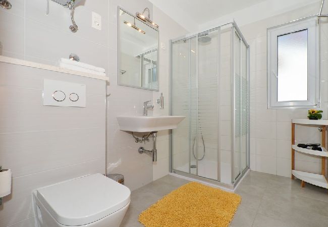 Ferienwohnung in Seget Vranjica - Ferienwohnung in Seget Vranjica mit Meerblick, Balkon, Klimaanlage, W-LAN (91-3) Ferienwohnung in Seget Vranjica - Ferienwohnung in Seget Vranjica mit Meerblick, Balkon, Klimaanlage, W-LAN (91-3)
