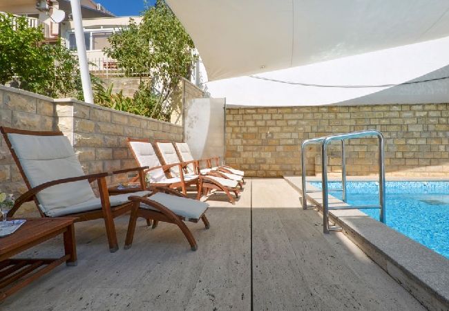 Ferienwohnung in Seget Vranjica - Ferienwohnung in Seget Vranjica mit Meerblick, Balkon, Klimaanlage, W-LAN (91-3) Ferienwohnung in Seget Vranjica - Ferienwohnung in Seget Vranjica mit Meerblick, Balkon, Klimaanlage, W-LAN (91-3)