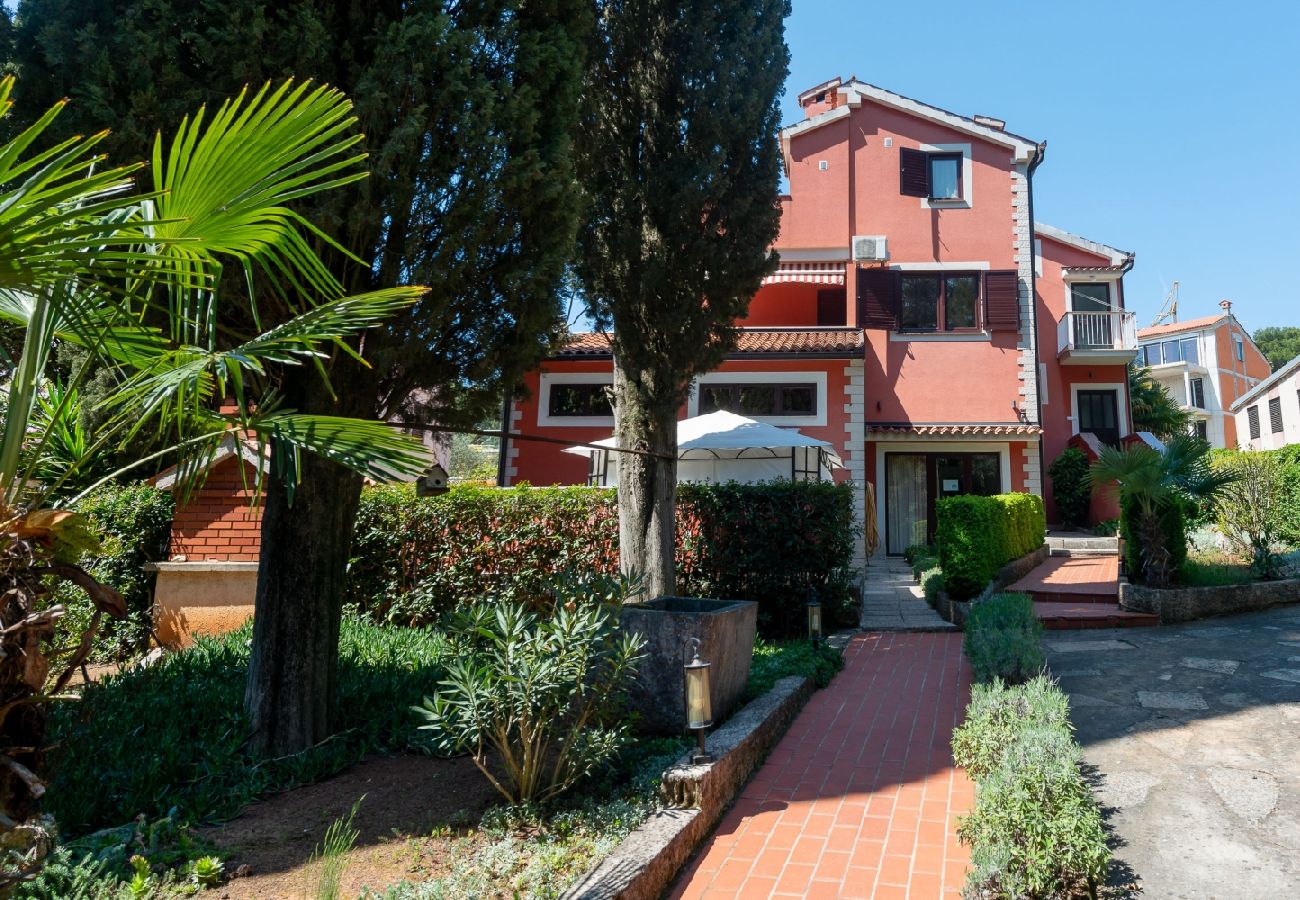 Ferienwohnung in Rovinj - Ferienwohnung in Rovinj mit Meerblick, Terrasse, Klimaanlage, W-LAN (96-5)