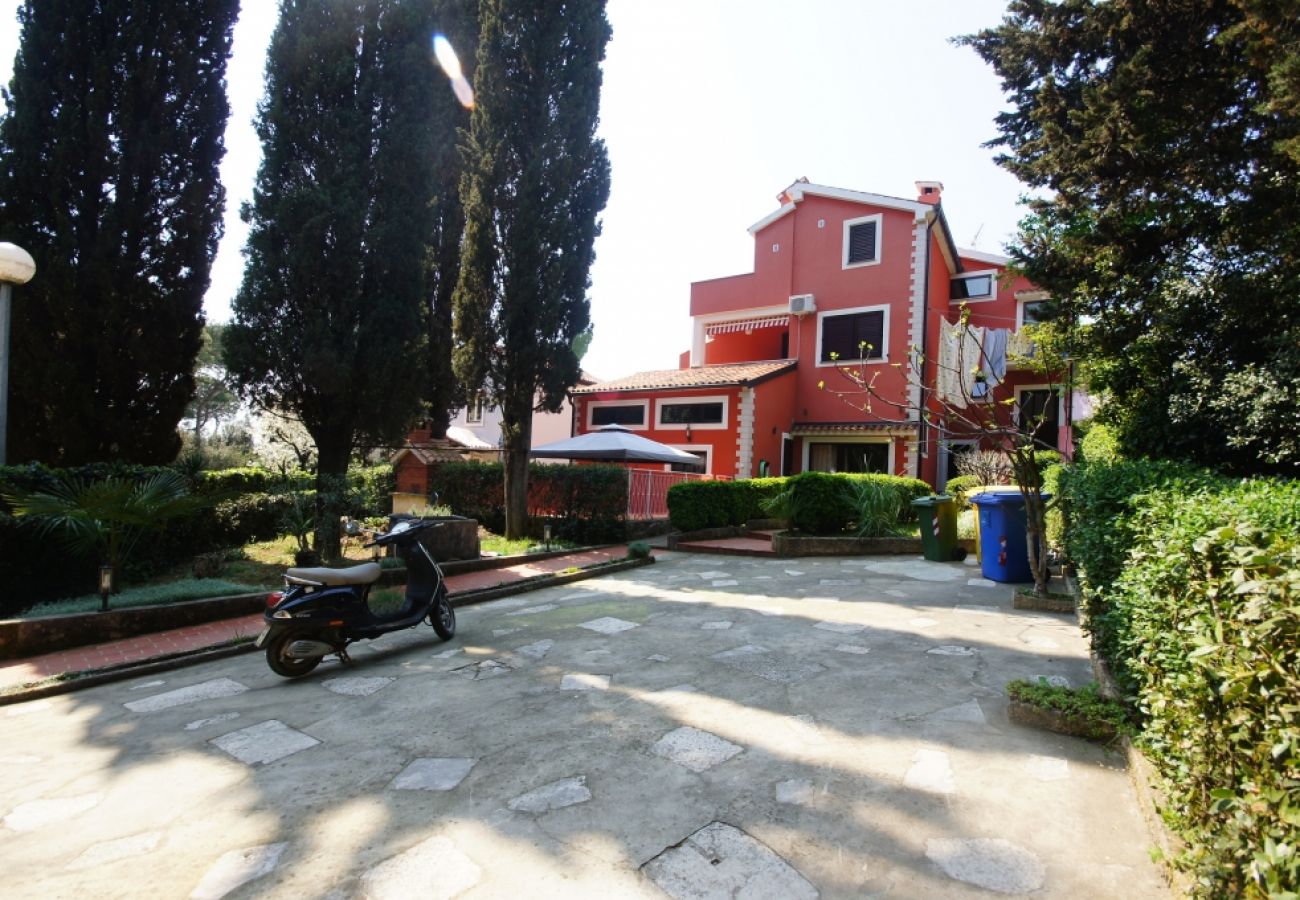 Ferienwohnung in Rovinj - Ferienwohnung in Rovinj mit Terrasse, Klimaanlage, W-LAN, Waschmaschine (96-6)