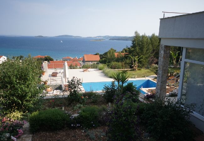 Ferienwohnung in Orebic - Ferienwohnung in Orebić mit Meerblick, Terrasse, Klimaanlage, W-LAN (114-1) Ferienwohnung in Orebic - Ferienwohnung in Orebić mit Meerblick, Terrasse, Klimaanlage, W-LAN (114-1)