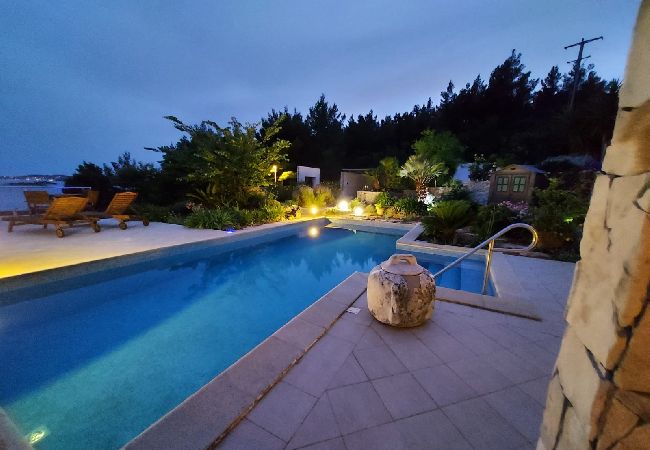 Ferienwohnung in Orebic - Ferienwohnung in Orebić mit Meerblick, Terrasse, Klimaanlage, W-LAN (114-1) Ferienwohnung in Orebic - Ferienwohnung in Orebić mit Meerblick, Terrasse, Klimaanlage, W-LAN (114-1)