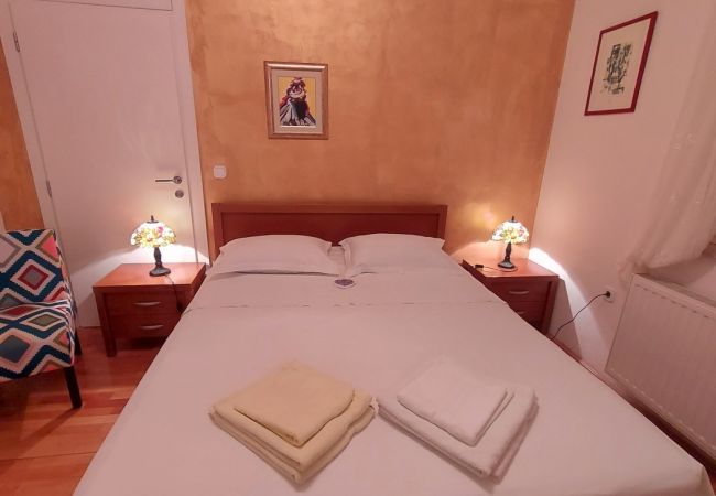 Ferienwohnung in Orebic - Ferienwohnung in Orebić mit Meerblick, Terrasse, Klimaanlage, W-LAN (114-1) Ferienwohnung in Orebic - Ferienwohnung in Orebić mit Meerblick, Terrasse, Klimaanlage, W-LAN (114-1)