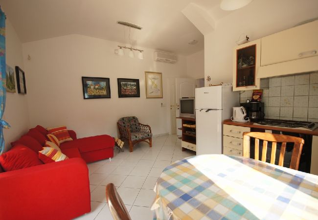 Ferienwohnung in Orebic - Ferienwohnung in Orebić mit Meerblick, Terrasse, Klimaanlage, W-LAN (114-2) Ferienwohnung in Orebic - Ferienwohnung in Orebić mit Meerblick, Terrasse, Klimaanlage, W-LAN (114-2)