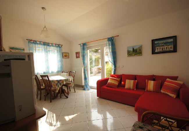 Ferienwohnung in Orebic - Ferienwohnung in Orebić mit Meerblick, Terrasse, Klimaanlage, W-LAN (114-2) Ferienwohnung in Orebic - Ferienwohnung in Orebić mit Meerblick, Terrasse, Klimaanlage, W-LAN (114-2)