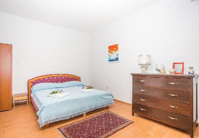 Studio in Orebic - Studioapartment in Orebić mit Meerblick, Terrasse, Klimaanlage, W-LAN (114-3) Studio in Orebic - Studioapartment in Orebić mit Meerblick, Terrasse, Klimaanlage, W-LAN (114-3)