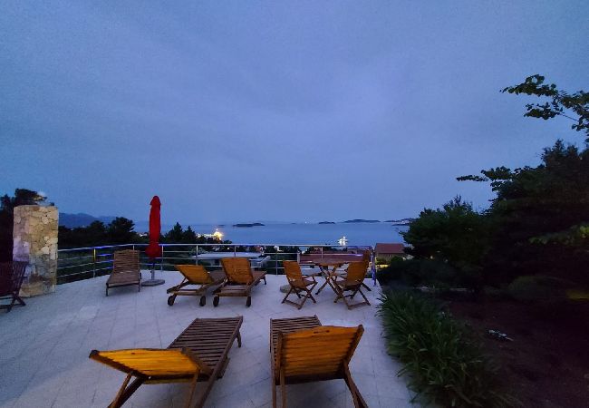 Studio in Orebic - Studioapartment in Orebić mit Meerblick, Terrasse, Klimaanlage, W-LAN (114-3) Studio in Orebic - Studioapartment in Orebić mit Meerblick, Terrasse, Klimaanlage, W-LAN (114-3)