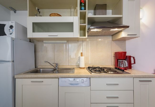 Ferienwohnung in Bašanija - Ferienwohnung in Bašanija mit Terrasse, Klimaanlage, W-LAN (113-1) Ferienwohnung in Bašanija - Ferienwohnung in Bašanija mit Terrasse, Klimaanlage, W-LAN (113-1)