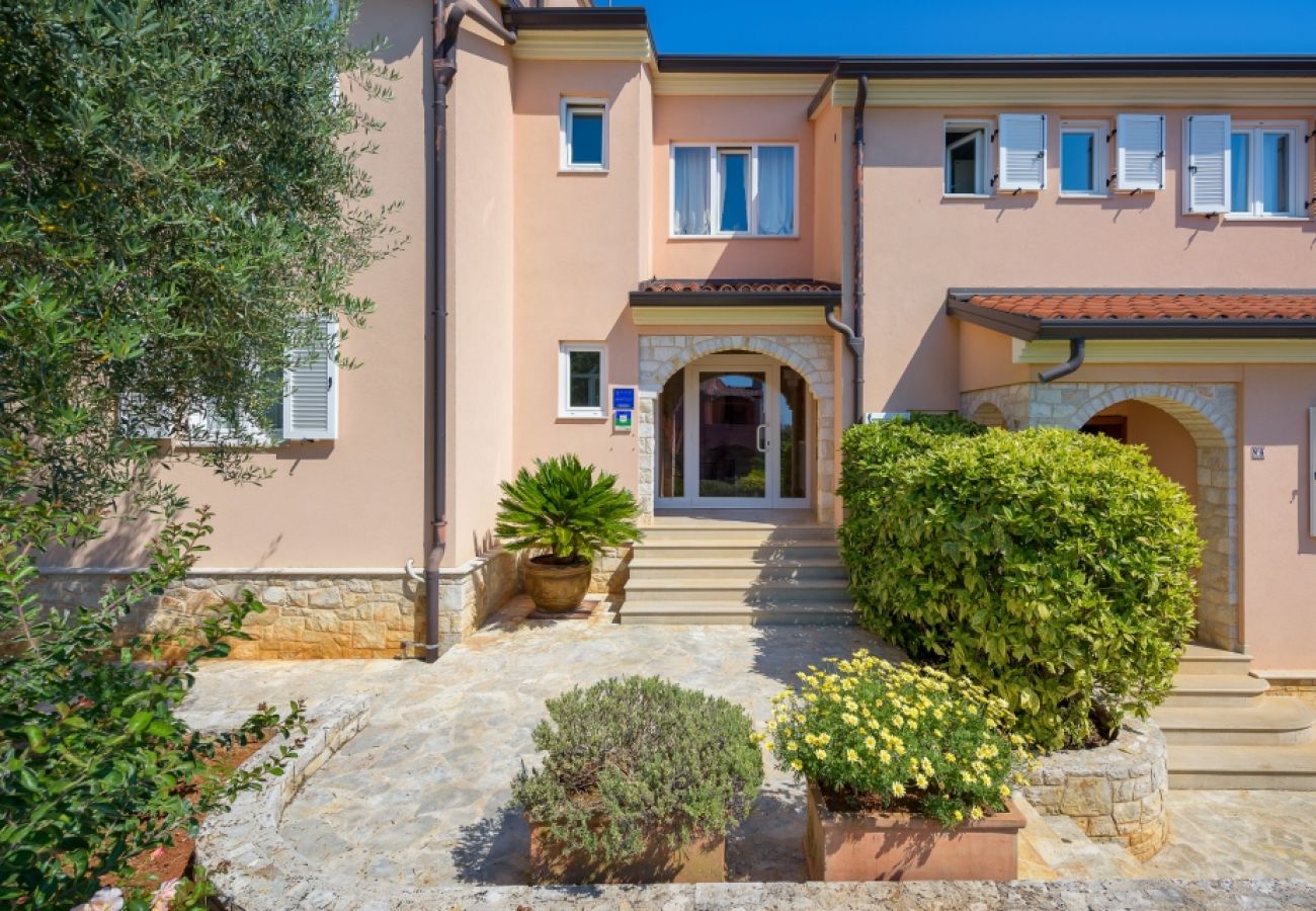 Ferienwohnung in Bašanija - Ferienwohnung in Bašanija mit Terrasse, Klimaanlage, W-LAN, Waschmaschine (113-1)