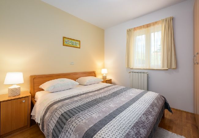 Ferienwohnung in Bašanija - Ferienwohnung in Bašanija mit Terrasse, Klimaanlage, W-LAN (113-2) Ferienwohnung in Bašanija - Ferienwohnung in Bašanija mit Terrasse, Klimaanlage, W-LAN (113-2)