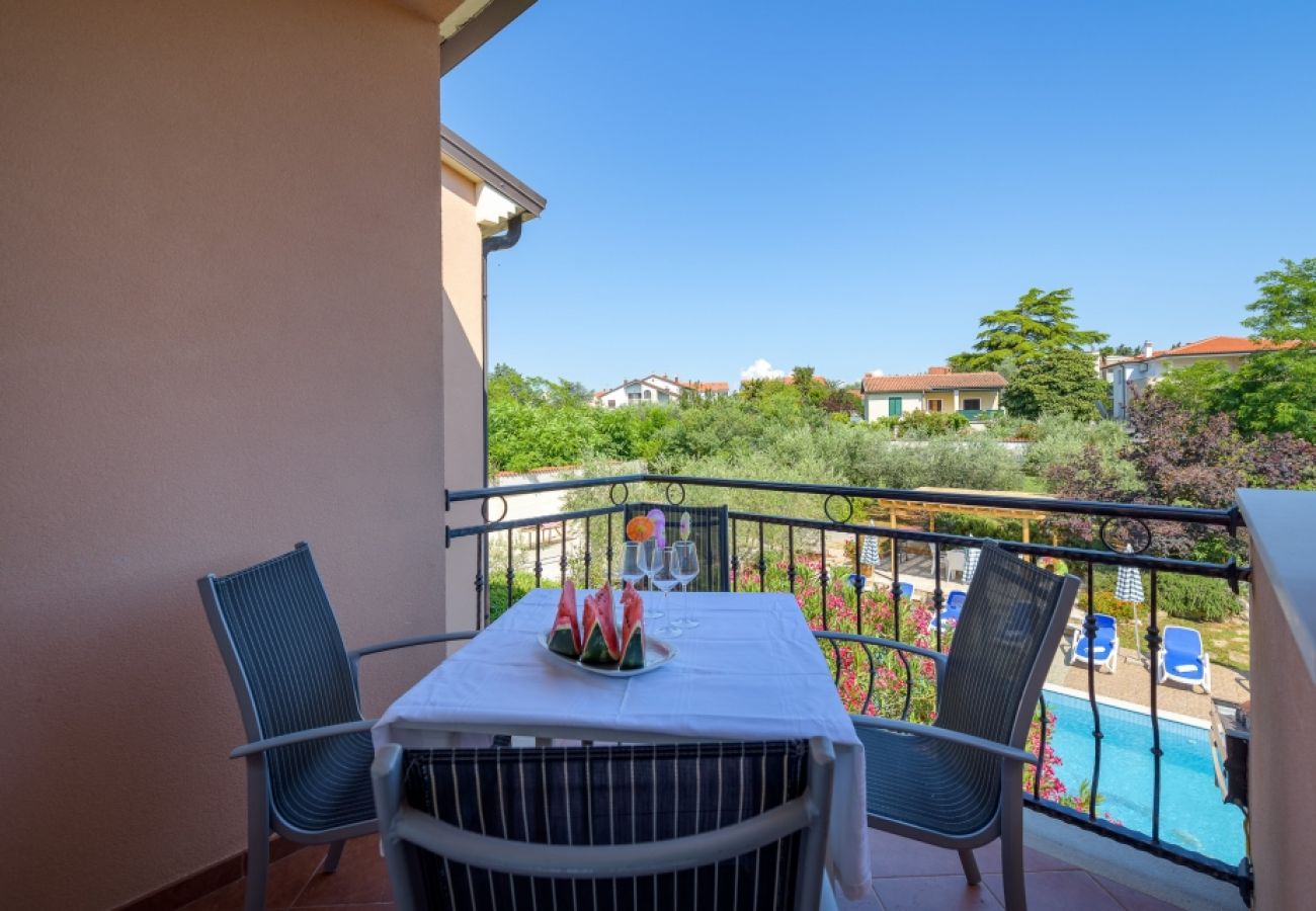 Ferienwohnung in Bašanija - Ferienwohnung in Bašanija mit Balkon, Klimaanlage, W-LAN, Waschmaschine (113-5)