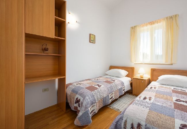 Ferienwohnung in Bašanija - Ferienwohnung in Bašanija mit Meerblick, Terrasse, Klimaanlage, W-LAN (113-6) Ferienwohnung in Bašanija - Ferienwohnung in Bašanija mit Meerblick, Terrasse, Klimaanlage, W-LAN (113-6)