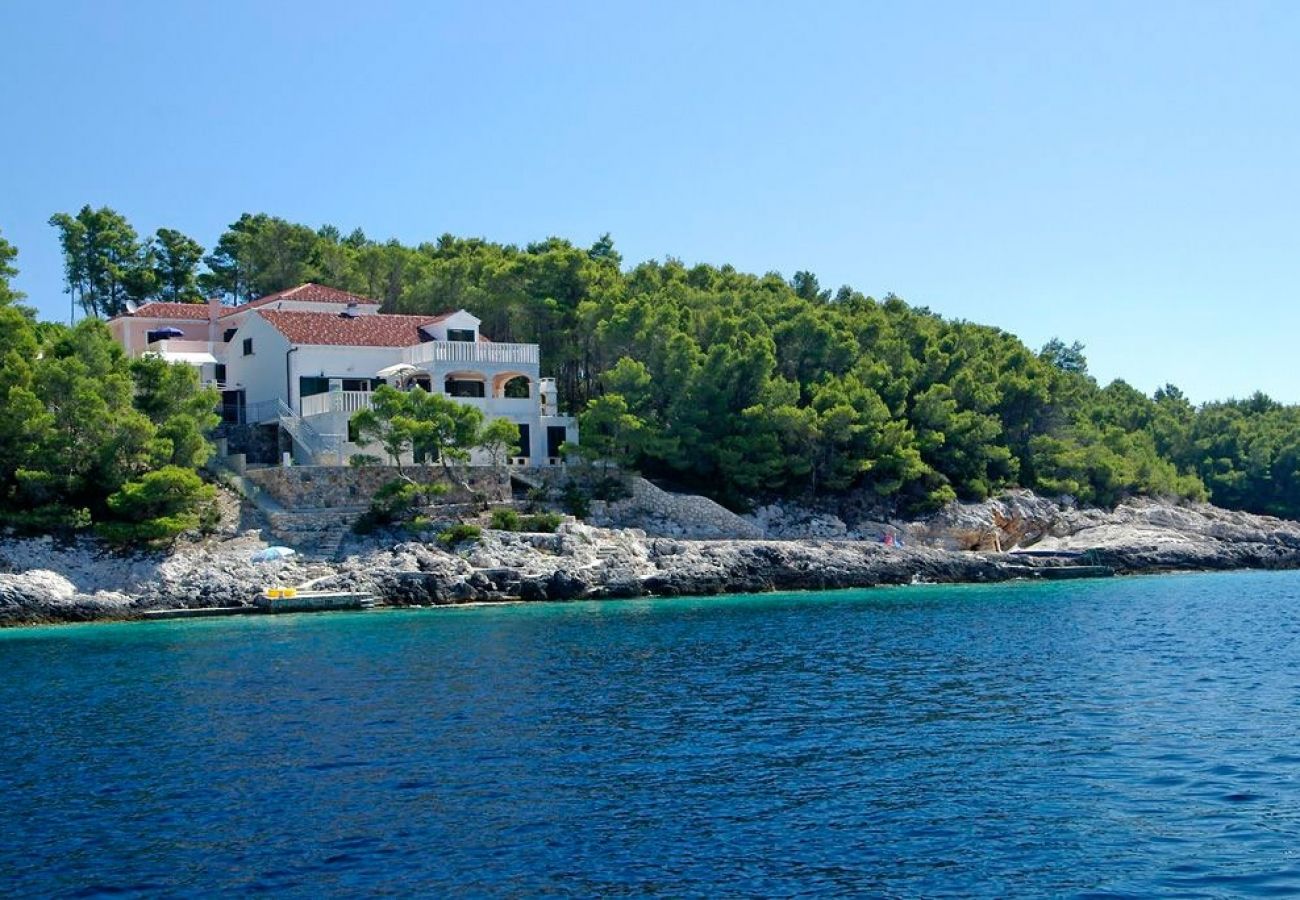 Ferienwohnung in Vela Luka - Ferienwohnung in Tri Porte (Potirna) mit Meerblick, Terrasse, Klimaanlage, W-LAN (5208-2)