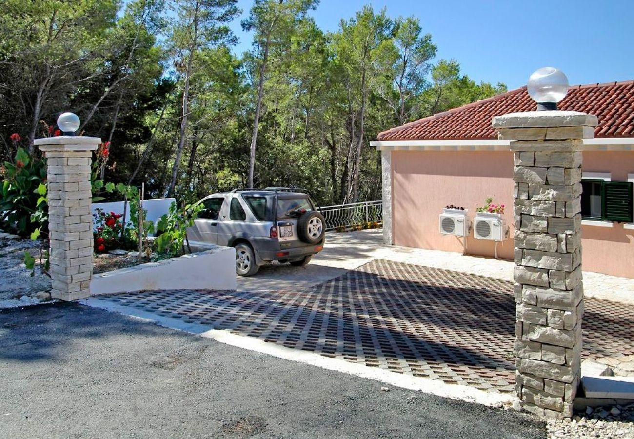 Ferienwohnung in Vela Luka - Ferienwohnung in Tri Porte (Potirna) mit Meerblick, Terrasse, Klimaanlage, W-LAN (5208-2)