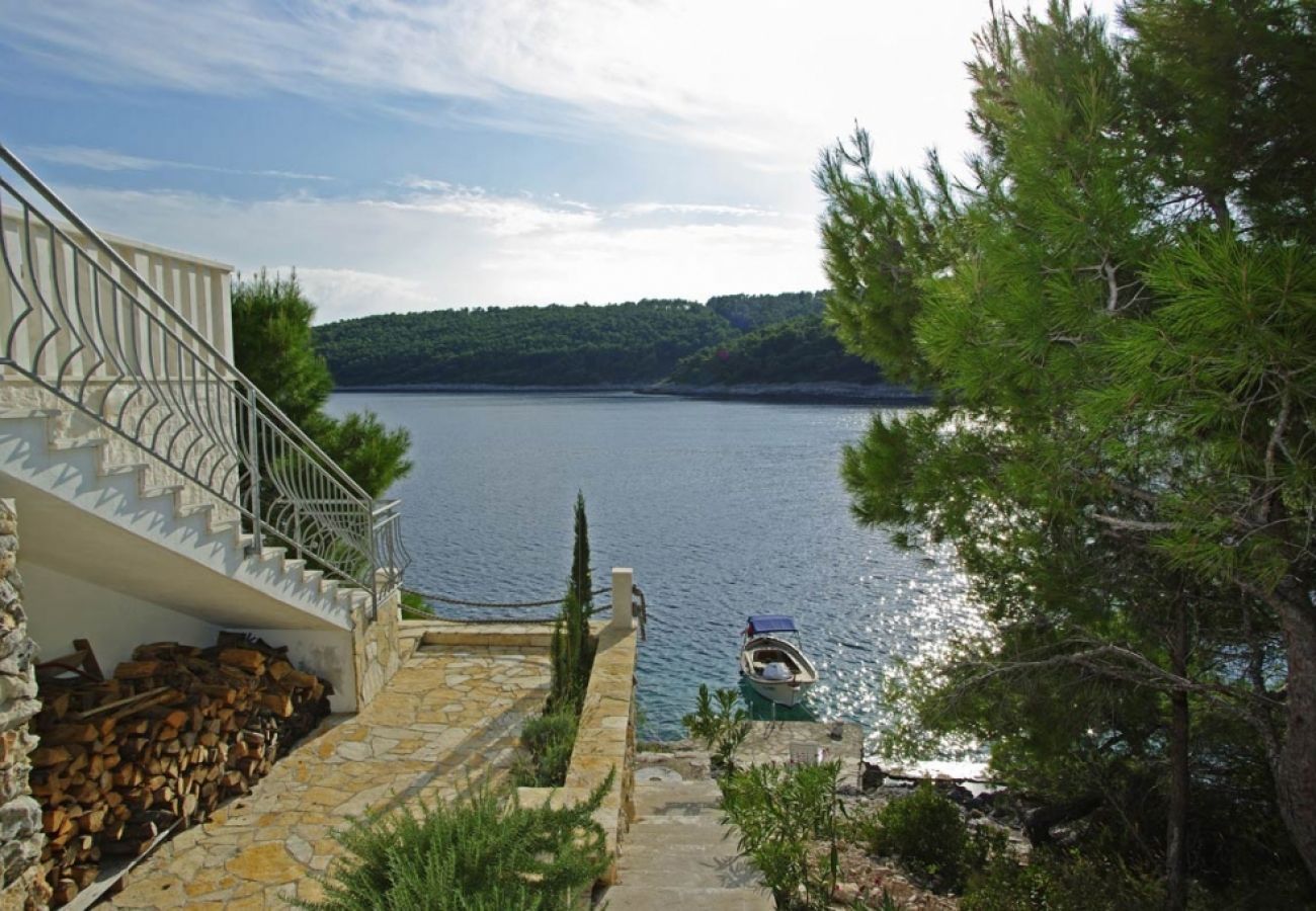 Ferienwohnung in Vela Luka - Ferienwohnung in Tri Porte (Potirna) mit Meerblick, Terrasse, Klimaanlage, W-LAN (5208-2)