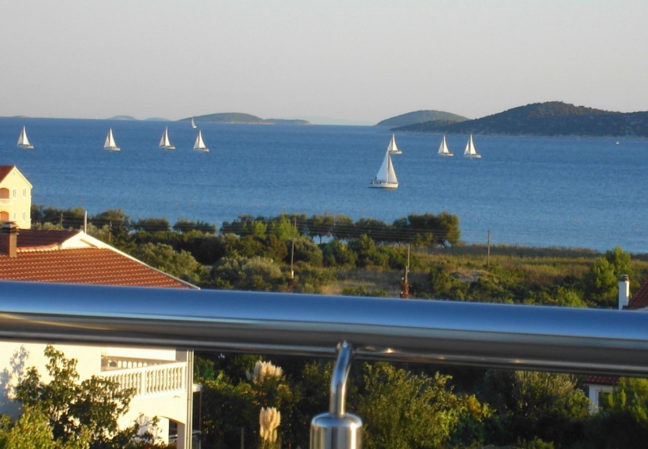 Ferienwohnung in Vodice - Ferienwohnung in Vodice mit Meerblick, Terrasse, Klimaanlage, W-LAN (94-1)