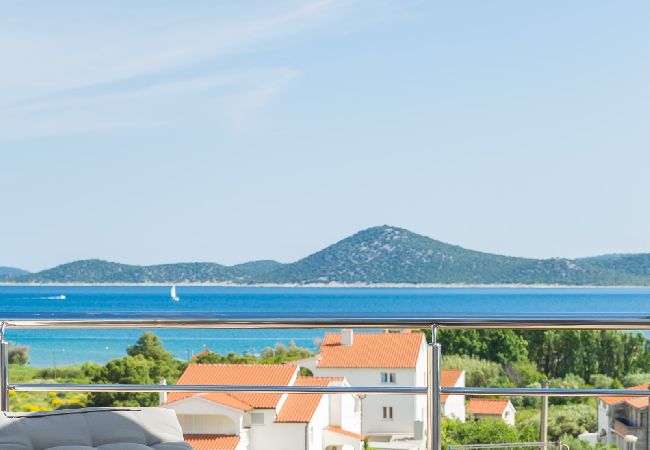 Ferienwohnung in Vodice - Ferienwohnung in Vodice mit Meerblick, Terrasse, Klimaanlage, W-LAN (94-9) Ferienwohnung in Vodice - Ferienwohnung in Vodice mit Meerblick, Terrasse, Klimaanlage, W-LAN (94-9)