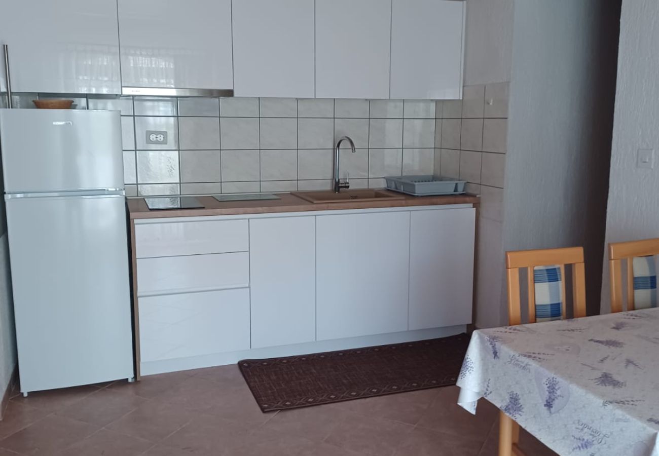 Ferienwohnung in Murter - Ferienwohnung in Murter mit Terrasse, Klimaanlage, W-LAN, Waschmaschine (125-1)