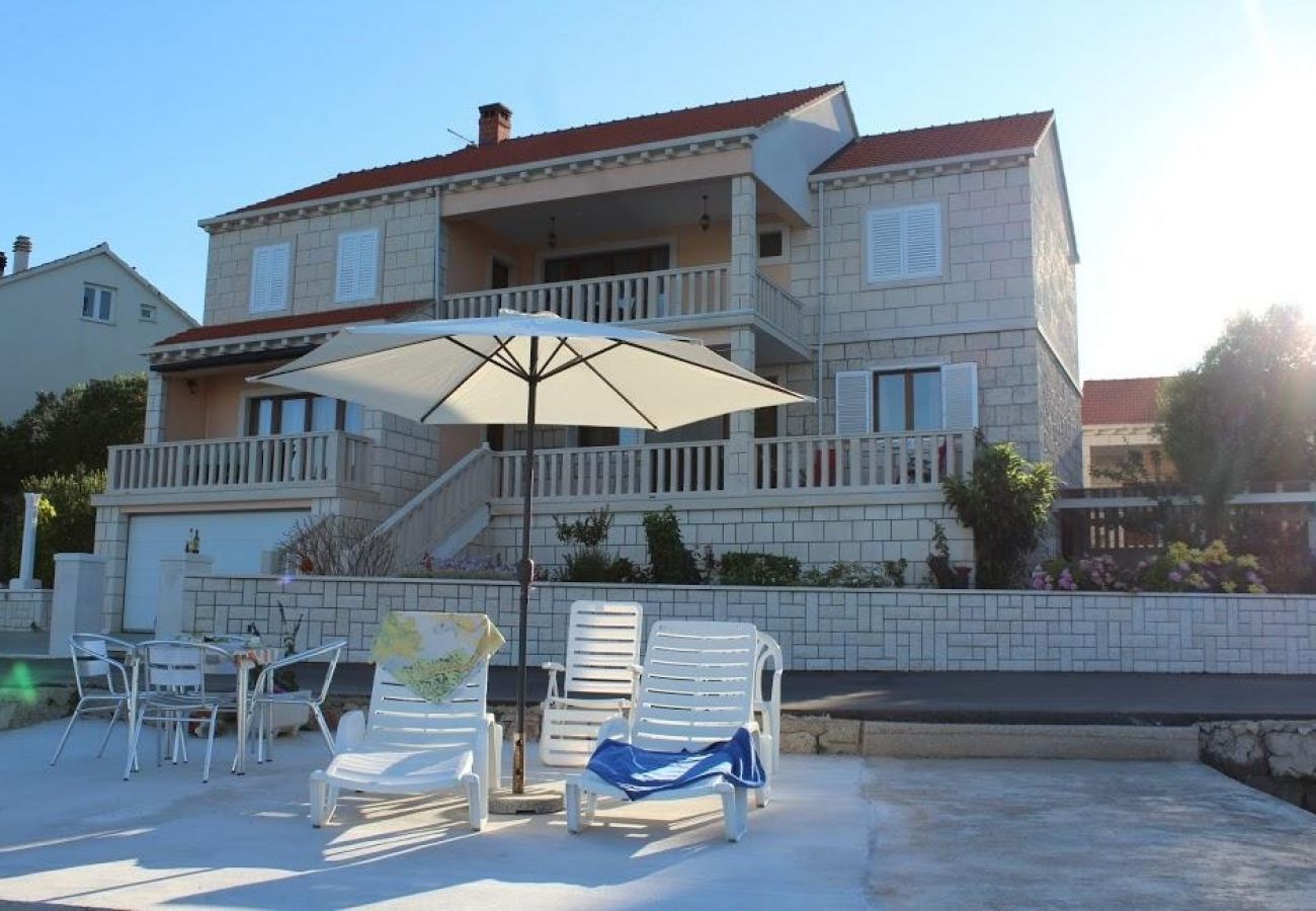 Ferienwohnung in Lumbarda - Ferienwohnung in Lumbarda mit Meerblick, Terrasse, Klimaanlage, W-LAN (128-1)