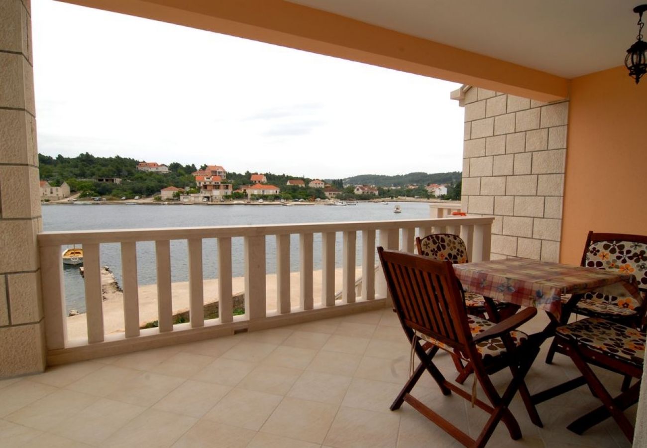 Ferienwohnung in Lumbarda - Ferienwohnung in Lumbarda mit Meerblick, Terrasse, Klimaanlage, W-LAN (128-2)