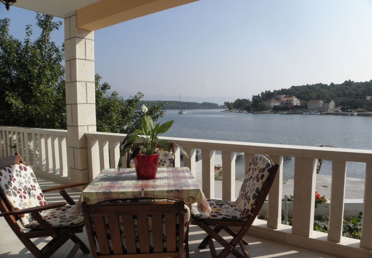 Ferienwohnung in Lumbarda - Ferienwohnung in Lumbarda mit Meerblick, Terrasse, Klimaanlage, W-LAN (128-2)