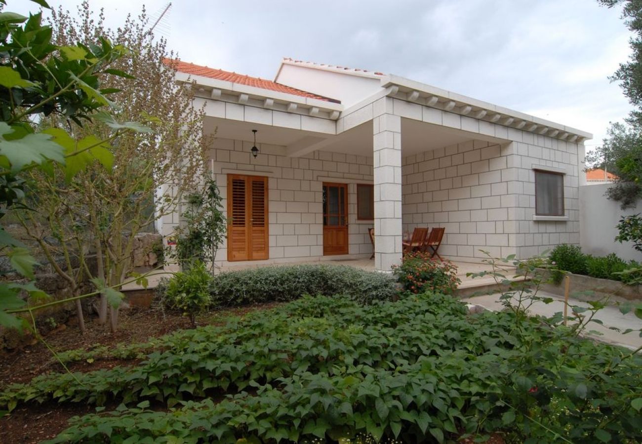 Ferienhaus in Lumbarda - Ferienhaus in Lumbarda mit Meerblick, Terrasse, Klimaanlage, W-LAN (128-4)