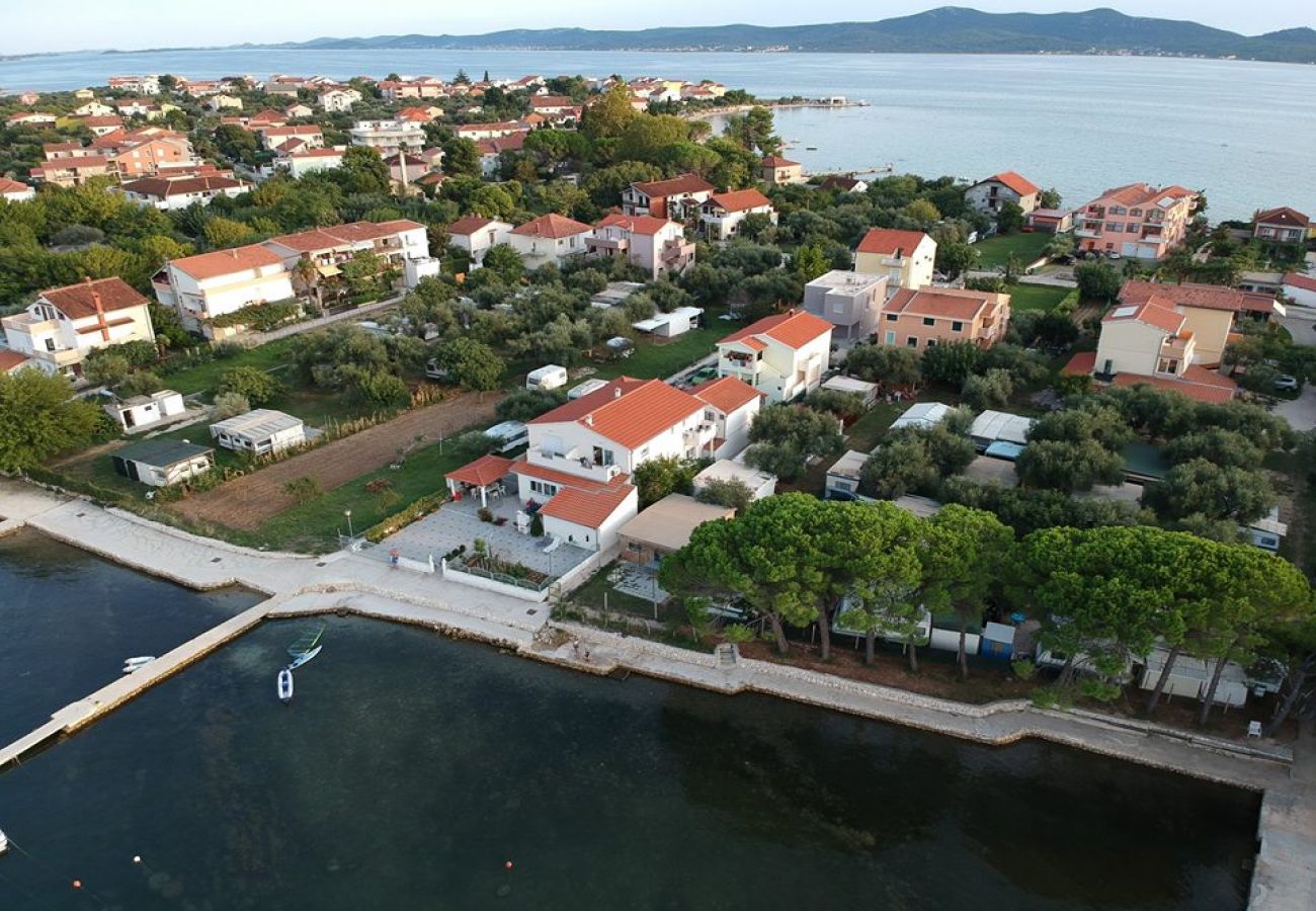 Ferienwohnung in Sukošan - Ferienwohnung in Sukošan mit Terrasse, Klimaanlage, W-LAN (131-1)