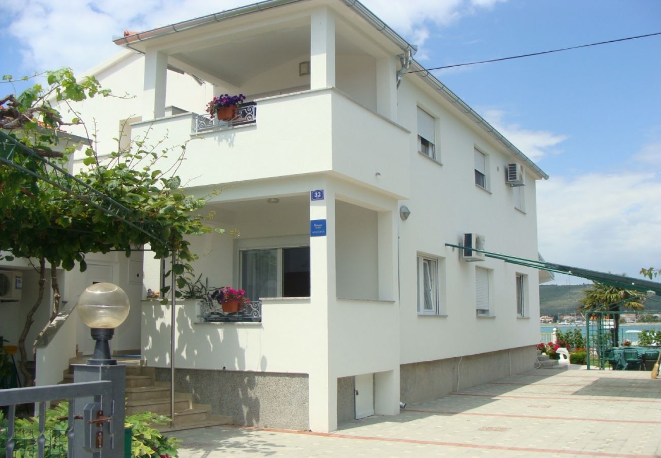 Ferienwohnung in Sukošan - Ferienwohnung in Sukošan mit Terrasse, Klimaanlage, W-LAN (131-1)