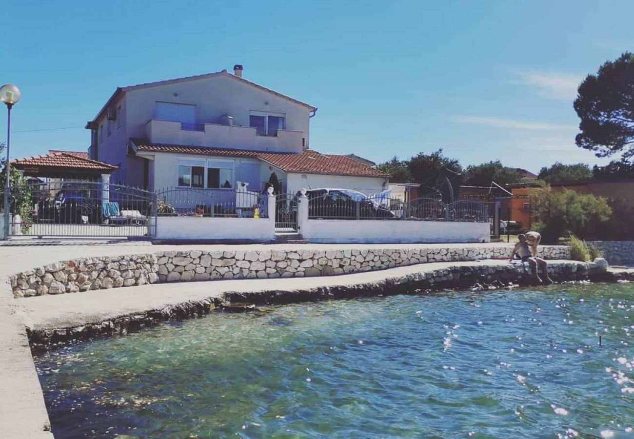 Ferienwohnung in Sukošan - Ferienwohnung in Sukošan mit Terrasse, Klimaanlage, W-LAN (131-1)