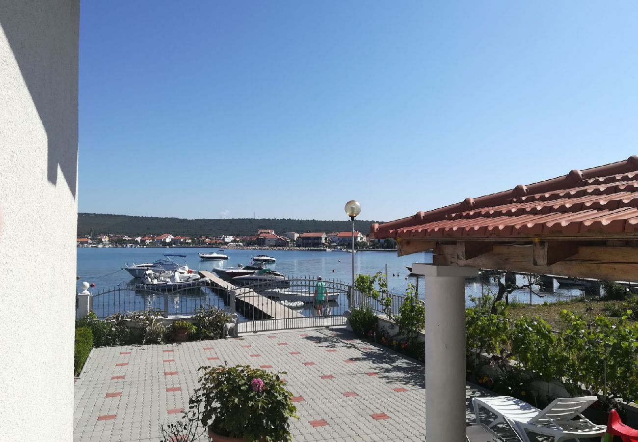 Studio in Sukošan - Studioapartment in Sukošan mit Meerblick, Terrasse, Klimaanlage, W-LAN (5232-2)