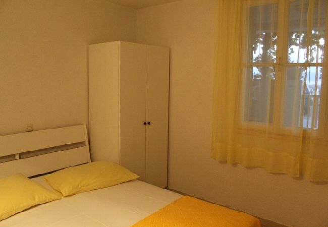 Ferienwohnung in Podgora - Ferienwohnung in Podgora mit Meerblick, Loggia, Klimaanlage, W-LAN (134-1) Ferienwohnung in Podgora - Ferienwohnung in Podgora mit Meerblick, Loggia, Klimaanlage, W-LAN (134-1)