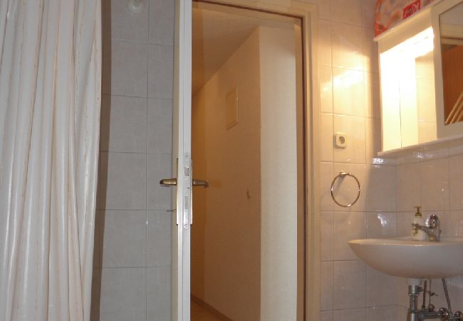 Ferienwohnung in Podgora - Ferienwohnung in Podgora mit Meerblick, Loggia, Klimaanlage, W-LAN (134-1) Ferienwohnung in Podgora - Ferienwohnung in Podgora mit Meerblick, Loggia, Klimaanlage, W-LAN (134-1)