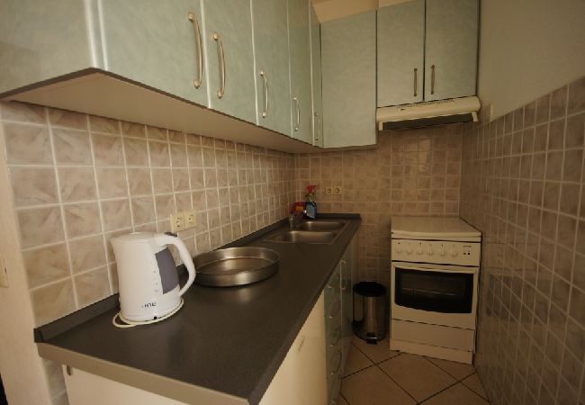 Ferienwohnung in Brela - Ferienwohnung in Brela mit Meerblick, Terrasse, Klimaanlage, W-LAN (75-4) Ferienwohnung in Brela - Ferienwohnung in Brela mit Meerblick, Terrasse, Klimaanlage, W-LAN (75-4)