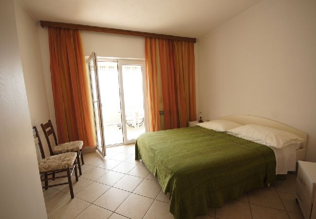 Ferienwohnung in Brela - Ferienwohnung in Brela mit Meerblick, Terrasse, Klimaanlage, W-LAN (75-4) Ferienwohnung in Brela - Ferienwohnung in Brela mit Meerblick, Terrasse, Klimaanlage, W-LAN (75-4)