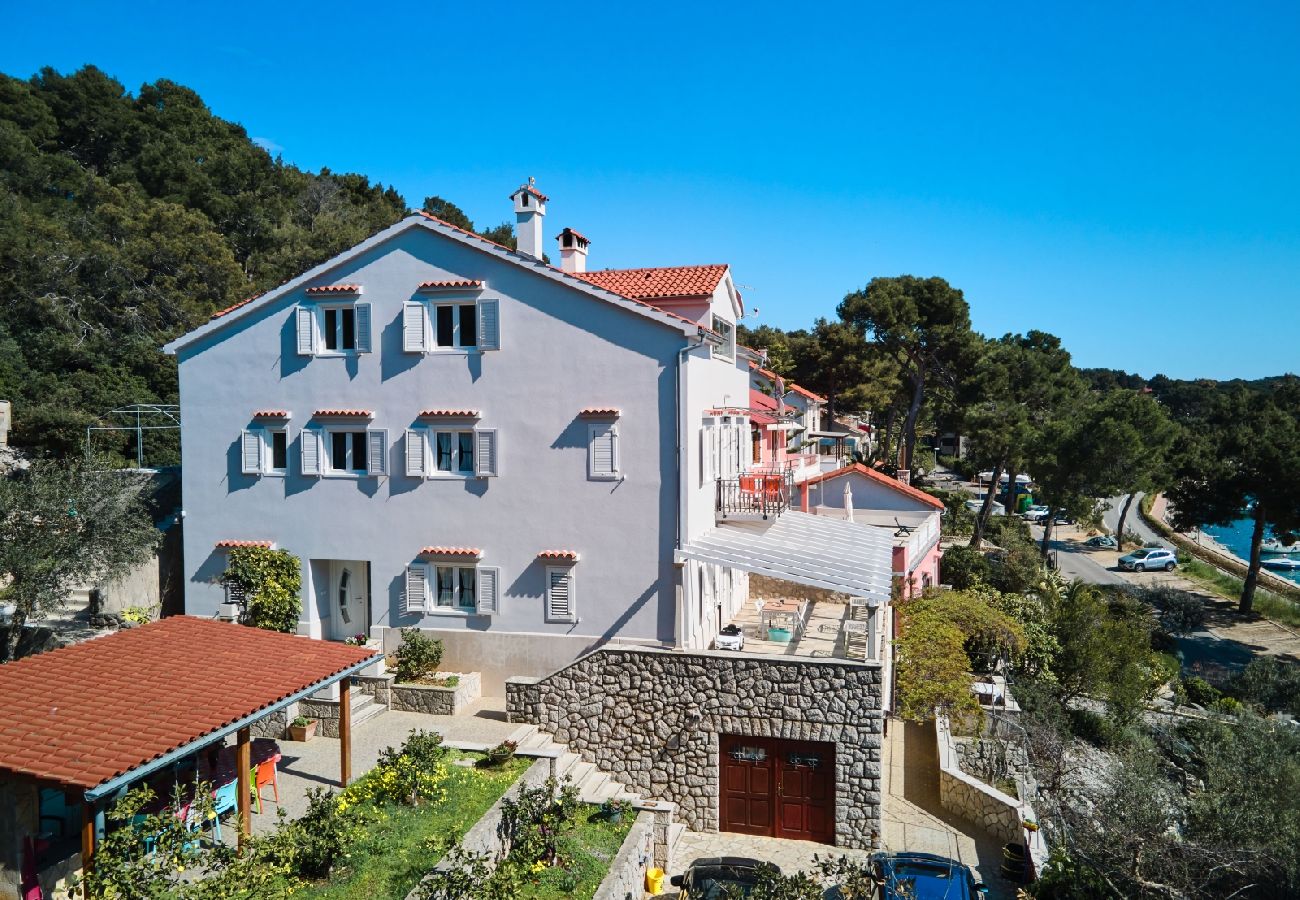 Ferienwohnung in Mali Lošinj - Ferienwohnung in Mali Lošinj mit Meerblick, Terrasse, Klimaanlage, W-LAN (137-1)