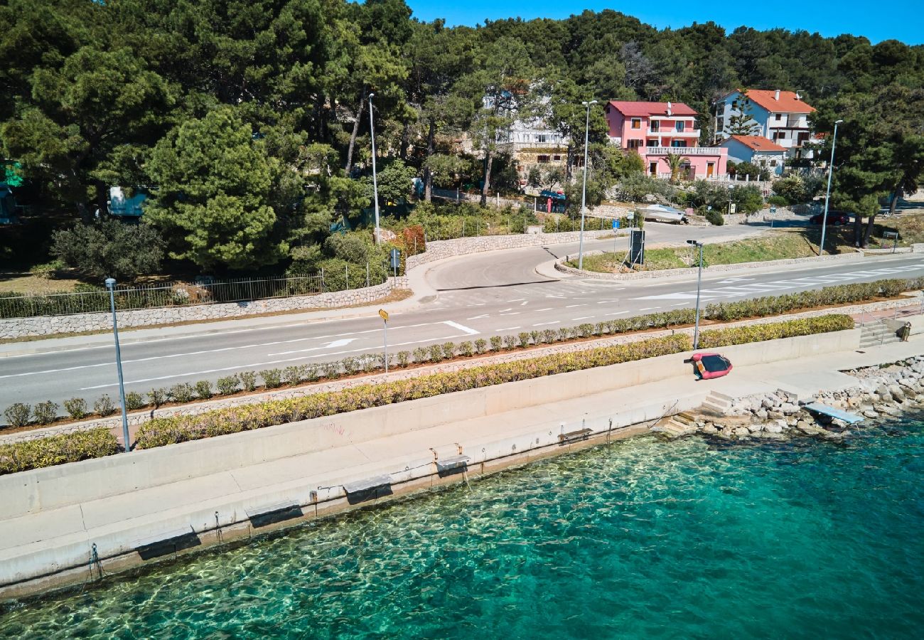 Ferienwohnung in Mali Lošinj - Ferienwohnung in Mali Lošinj mit Meerblick, Terrasse, Klimaanlage, W-LAN (137-1)