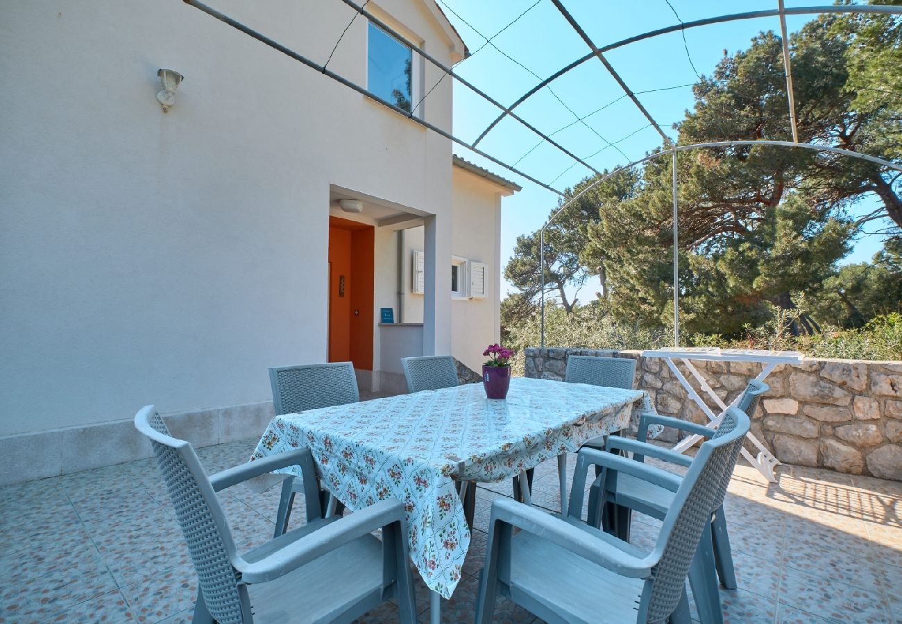 Ferienwohnung in Mali Lošinj - Ferienwohnung in Mali Lošinj mit Meerblick, Terrasse, Klimaanlage, W-LAN (137-2)