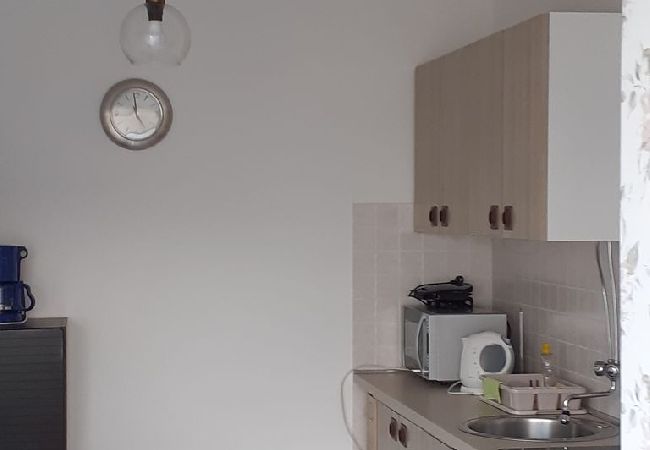 Ferienwohnung in Sukošan - Ferienwohnung in Sukošan mit Meerblick, Terrasse, Klimaanlage, Waschmaschine (151-2) Ferienwohnung in Sukošan - Ferienwohnung in Sukošan mit Meerblick, Terrasse, Klimaanlage, Waschmaschine (151-2)