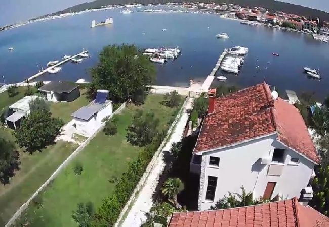 Ferienwohnung in Sukošan - Ferienwohnung in Sukošan mit Meerblick, Terrasse, Klimaanlage, Waschmaschine (151-2) Ferienwohnung in Sukošan - Ferienwohnung in Sukošan mit Meerblick, Terrasse, Klimaanlage, Waschmaschine (151-2)