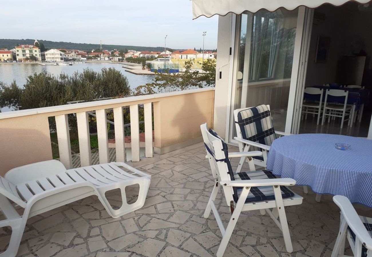 Ferienwohnung in Sukošan - Ferienwohnung in Sukošan mit Meerblick, Terrasse, Klimaanlage, Waschmaschine (151-2)