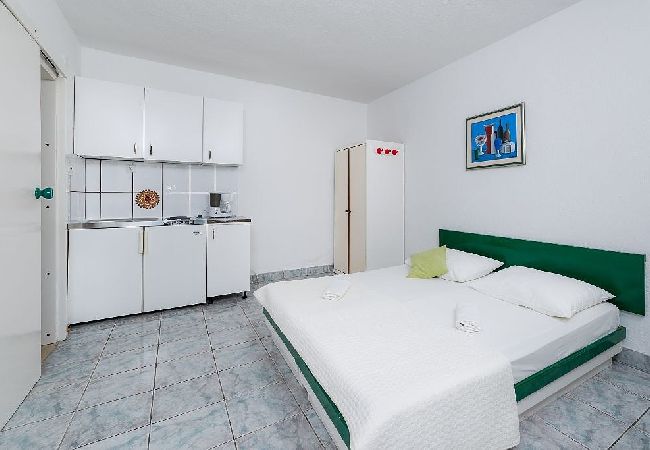 Ferienwohnung in Murvica - Ferienwohnung in Murvica mit Meerblick, Terrasse, Klimaanlage, W-LAN (146-3) Ferienwohnung in Murvica - Ferienwohnung in Murvica mit Meerblick, Terrasse, Klimaanlage, W-LAN (146-3)