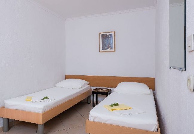 Ferienwohnung in Murvica - Ferienwohnung in Murvica mit Meerblick, Terrasse, Klimaanlage, W-LAN (146-3) Ferienwohnung in Murvica - Ferienwohnung in Murvica mit Meerblick, Terrasse, Klimaanlage, W-LAN (146-3)