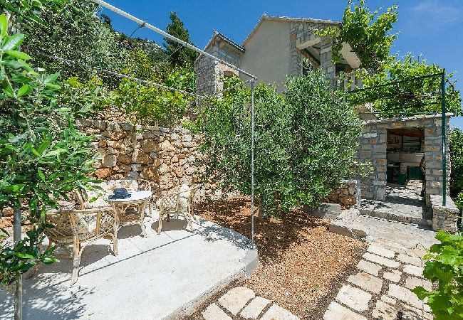 Ferienwohnung in Murvica - Ferienwohnung in Murvica mit Meerblick, Terrasse, Klimaanlage, W-LAN (146-3) Ferienwohnung in Murvica - Ferienwohnung in Murvica mit Meerblick, Terrasse, Klimaanlage, W-LAN (146-3)